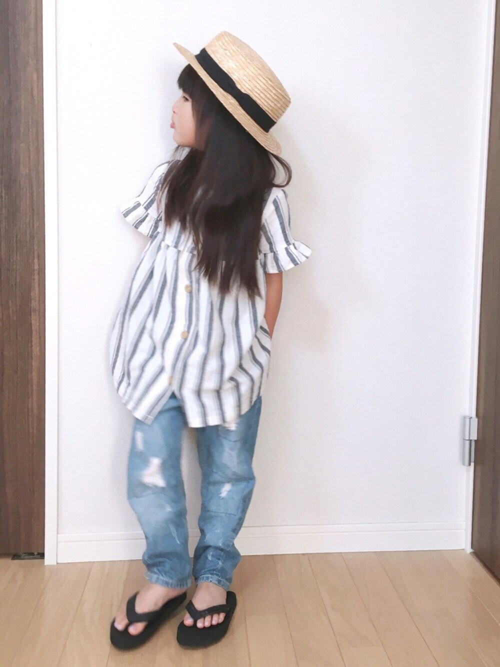 「夏コーデ、女の子、ストライプ、おしゃれさんと繋がりたい、デニム、4歳、カンカン帽、プチプラ」｜「しまむらのアイテム（シャツ/ブラウス、ホワイト系）」を使った、haruhinaさん（キッズ・100cm）の夏コーディネートの1枚目の写真