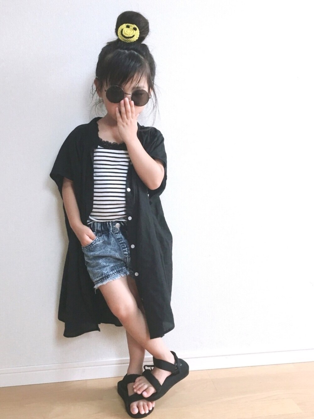 「プチプラコーデ、おしゃれさんと繋がりたい、ボーダー、4歳、プチプラ、キャミソール、ショートパンツ」｜「GLOBAL WORKの【キッズ】レースキャミソール/777660（キャミソール、ブラック系）」を使った、haruhinaさん（キッズ・100cm）の夏コーディネートの1枚目の写真