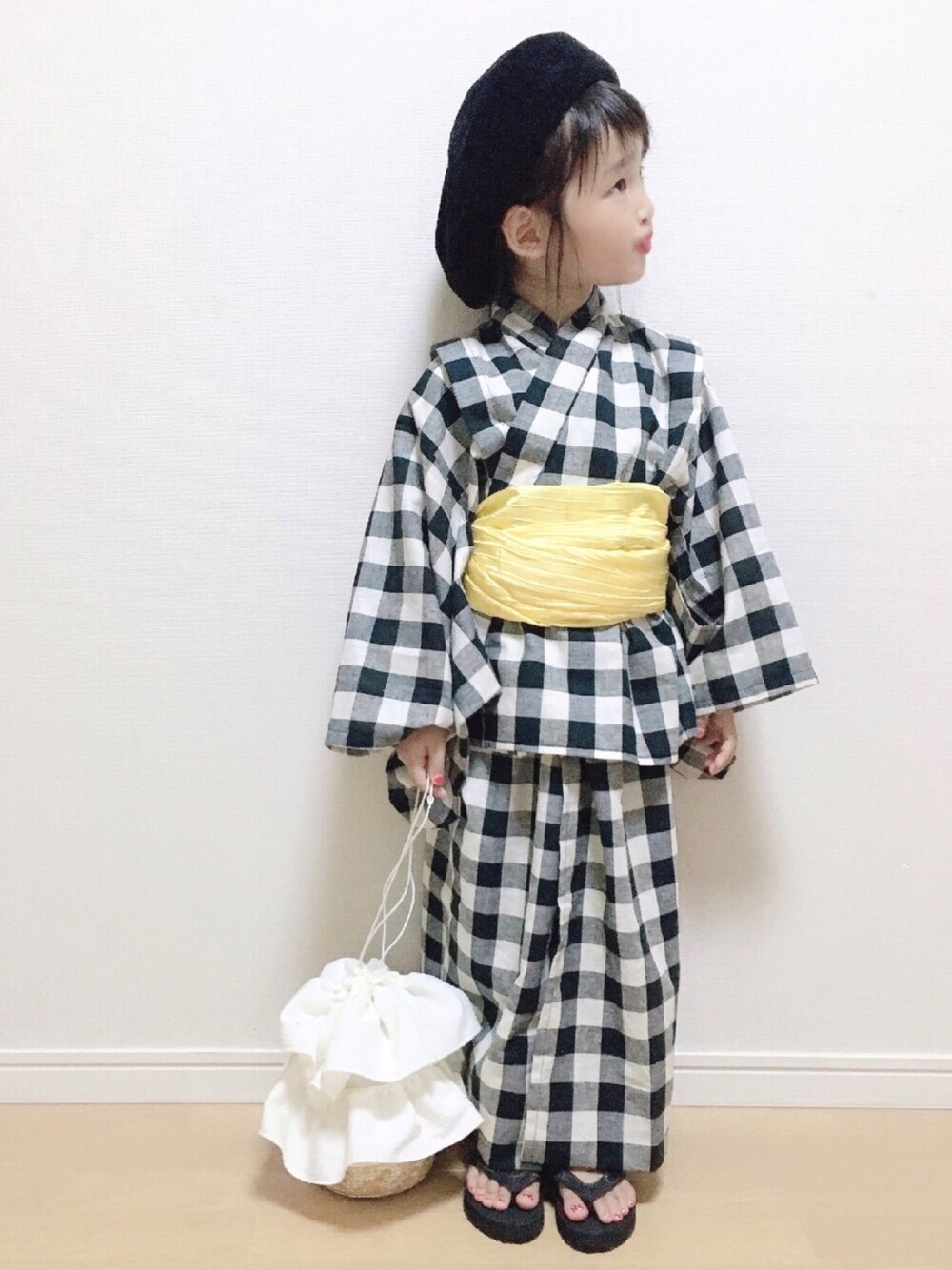 「夏、浴衣、ギンガムチェック、おしゃれさんと繋がりたい、女の子、ハンドメイド、みゅーなちゃんmade」｜「みゅーなちゃんメイド♡のアイテム（浴衣、ホワイト系）」を使った、haruhinaさん（キッズ・100cm）の夏コーディネートの1枚目の写真