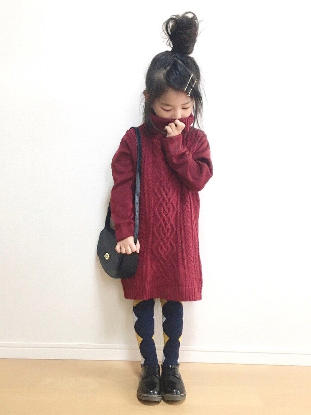 「あずきいろまつり2019、ニットワンピース、あずき色、女の子、おしゃれさんと繋がりたい」｜「Birthdayのアイテム（ワンピース、レッド系）」を使った、haruhinaさん（キッズ・100cm）の秋コーディネートの1枚目の写真