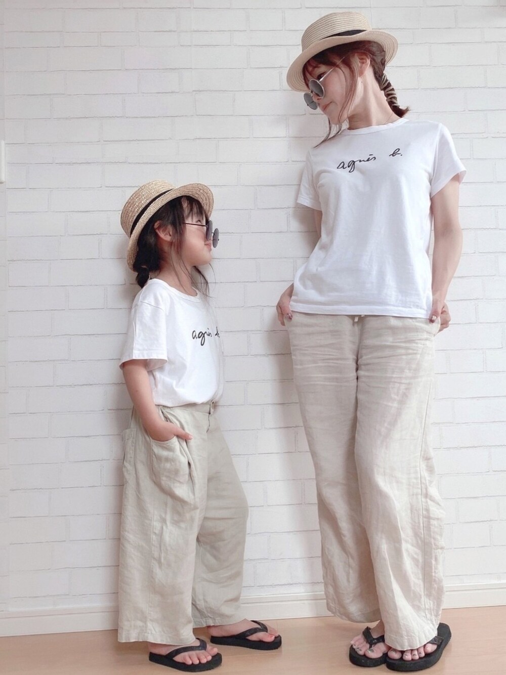 ホワイト系のTシャツ/カットソー、ホワイト系のその他パンツ、その他のその他を着用したキッズの夏コーディネートの1枚目の写真