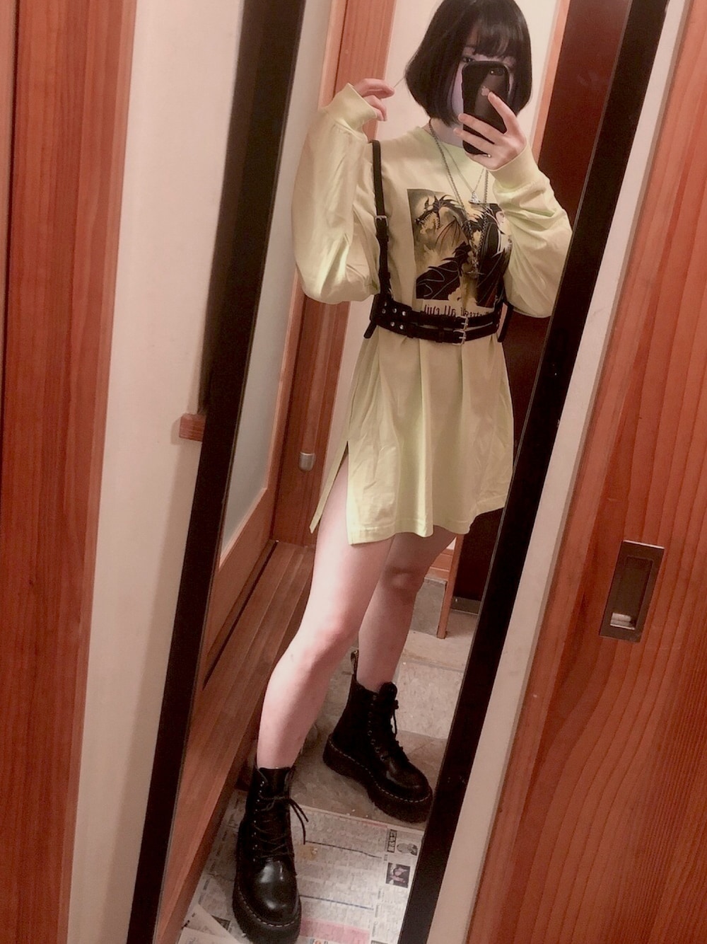 「ピープス女子、お洒落さんとつながりたい、休日コーデ、Vivienne Westwood、いいね、save、フォローお願いします🤑、マレフィセント、緑好き、Dr.Martin」｜「SPINNSのPU素材 / ハーネスベルトB / ワイドハーネス（ベルト、ブラック系）」を使った、しださん（レディース・158cm）の春コーディネートの1枚目の写真