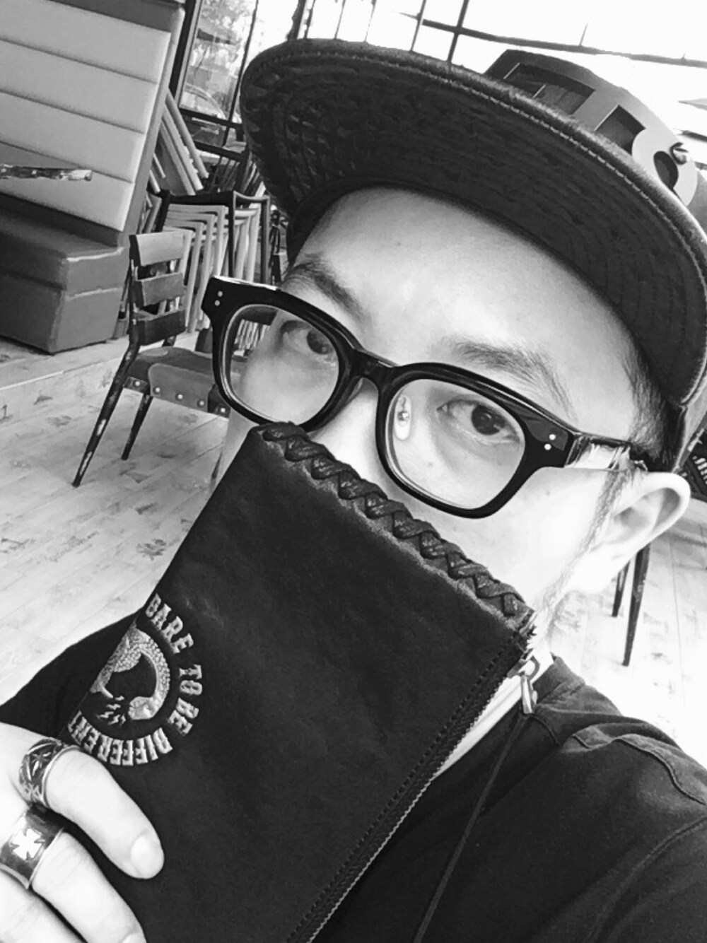 「黒」｜「NBAのアイテム（キャップ、ブラック系）」を使った、Sampoon潘さん（メンズ・170cm）の冬コーディネートの1枚目の写真