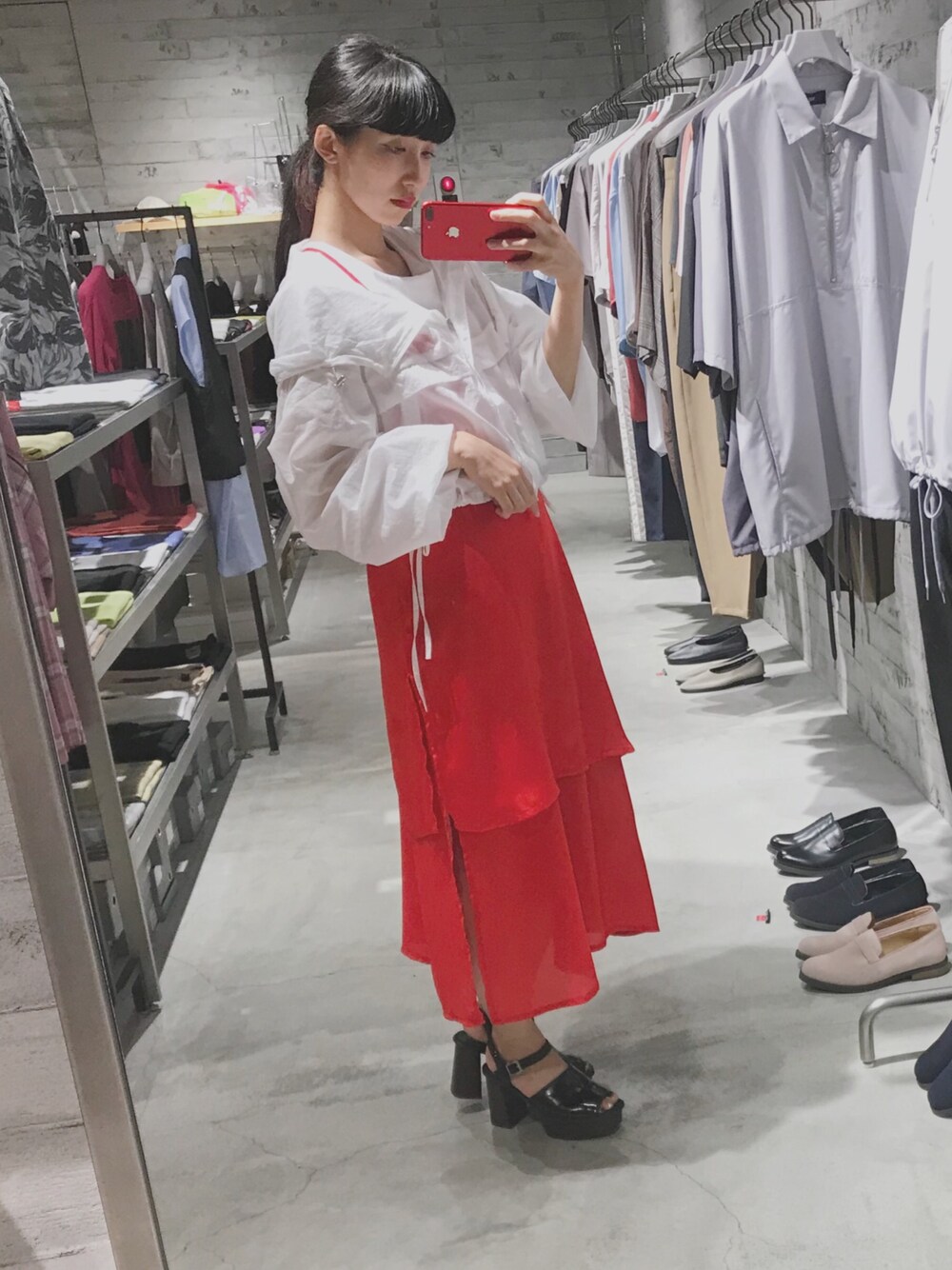 「大人カジュアル、AW、HARE、ハレ、ハレレ、パーカー、赤、赤いスカート、白」｜「HAREのムジストライプレイヤードワンピース(HARE)（ワンピース、レッド系）」を使った、Rielさん（レディース・163cm）の夏コーディネートの1枚目の写真