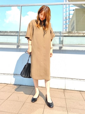 キーネックギャザースリーブワンピースを使った人気ファッションコーディネート Wear