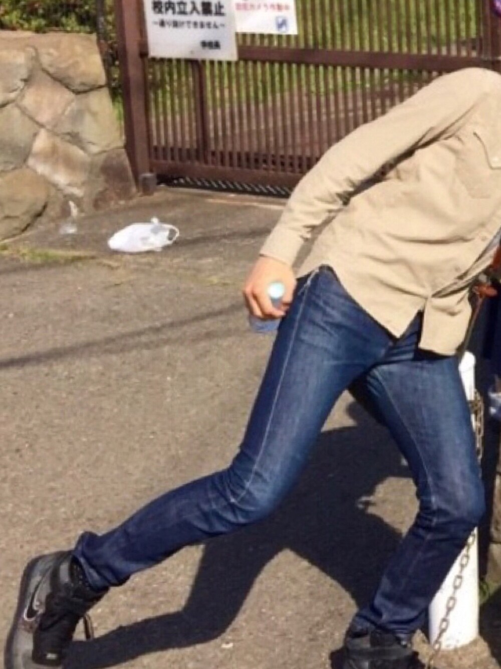「NIKE、REMI RELIEF、APC」｜「A.P.C.のアイテム（デニムパンツ、ブルー系）」を使った、matashita monsterさん（メンズ・177cm）の秋コーディネートの1枚目の写真