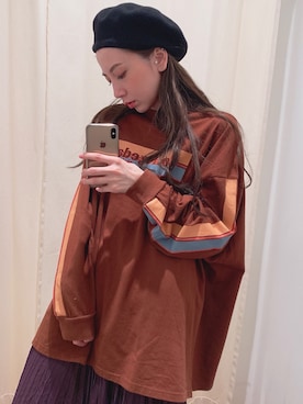 「Ungrid（アングリッド）のCollegedaleロゴロングスリーブTee（Tシャツ/カットソー）」を使った、庄司　未菜美さん（レディース・159cm）の秋コーディネート