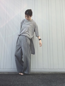 「オールグレー」｜「アイテム（腕時計）」を使った、RIKAさん（レディース・168cm）の夏コーディネート