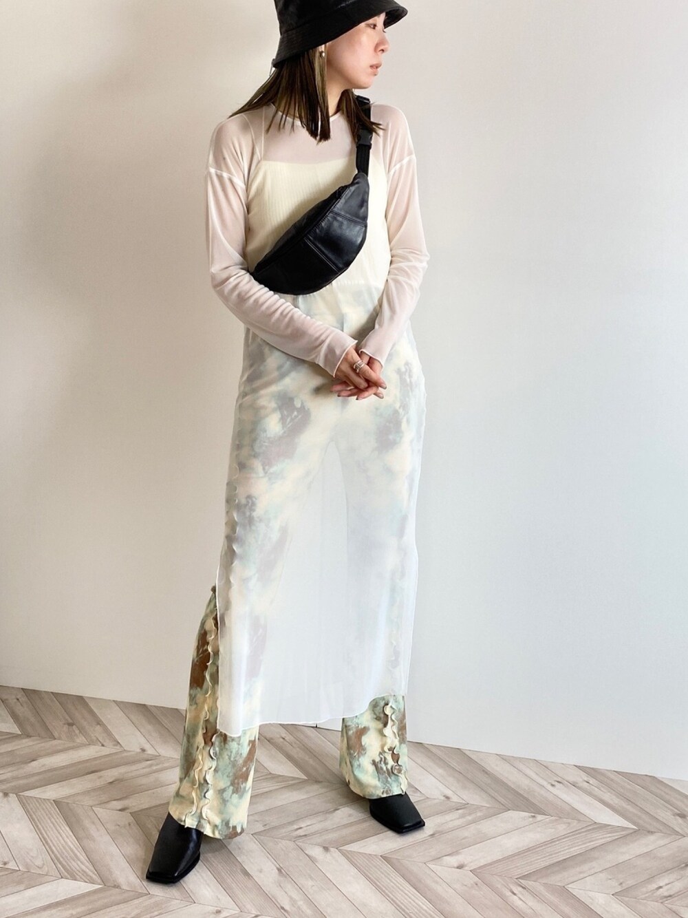 RIKAさんの「ファッションインフルエンサー RIKA × INTER FACTORY　チュール × ノースリワンピース（INTER FACTORY）」を使ったコーディネートの1枚目の写真