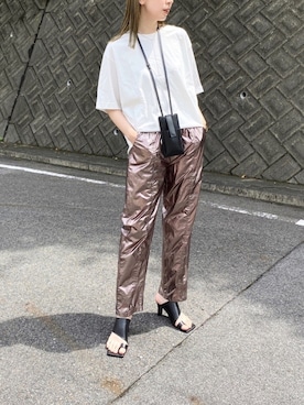 「アイテム（パンツ、シルバー系）」を使った、RIKAさん（レディース・168cm）の夏コーディネート