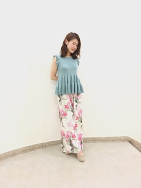 「リラックスパンツ」｜「アイテム（その他シューズ）」を使った、Kana Takeyachiさん（レディース・159cm）の夏コーディネート