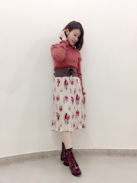 「アイテム（その他シューズ、レッド系）」を使った、Kana Takeyachiさん（レディース・159cm）の秋コーディネート