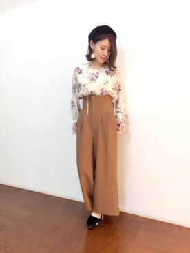 「Supreme.La.La.（シュープリームララ）のアイテム（パンツ）」を使った、Kana Takeyachiさん（レディース・159cm）の秋コーディネート
