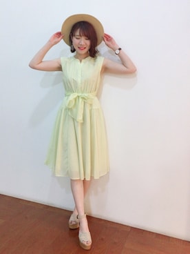 「海」｜「アイテム（その他シューズ）」を使った、Kana Takeyachiさん（レディース・159cm）の春コーディネート
