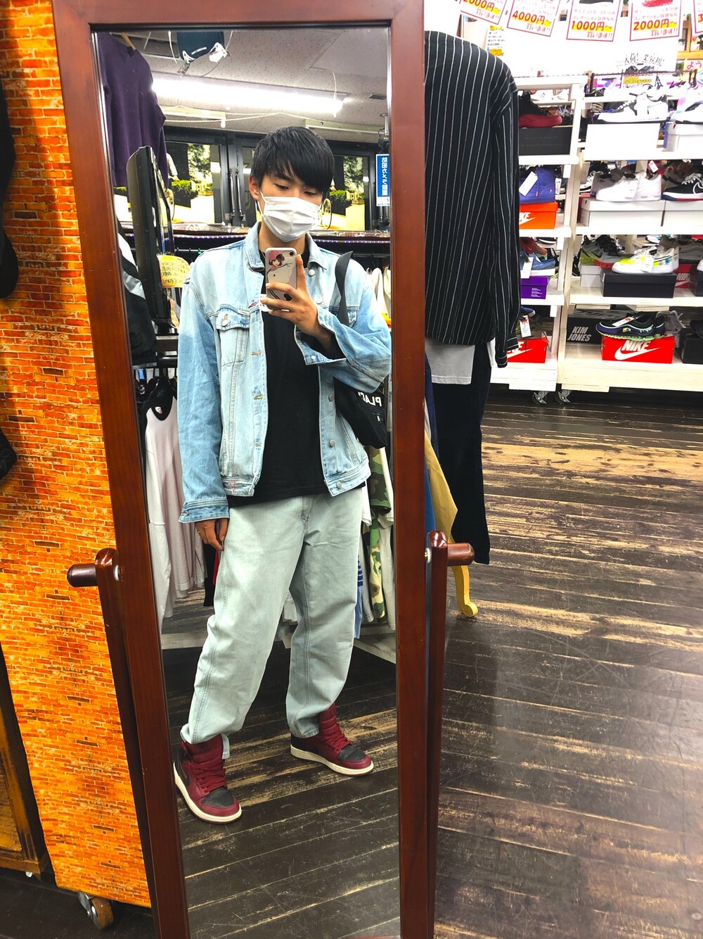 「UNIQLOのアイテム（デニムパンツ、ブルー系）」を使った、$EE cyanさん（メンズ・173cm）の秋コーディネートの1枚目の写真