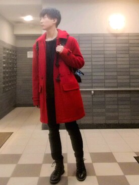 バックパック リュックを使った 赤コート のメンズ人気ファッションコーディネート Wear