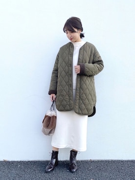 「白ニット」｜「アイテム（ノーカラージャケット）」を使った、みやりなさん（レディース・167cm）の秋コーディネート