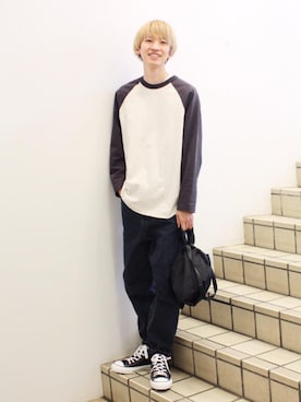 「ITTI（イッチ）のアイテム（アクセサリー）」を使った、根本 健太郎さん（メンズ・178cm）の春コーディネート