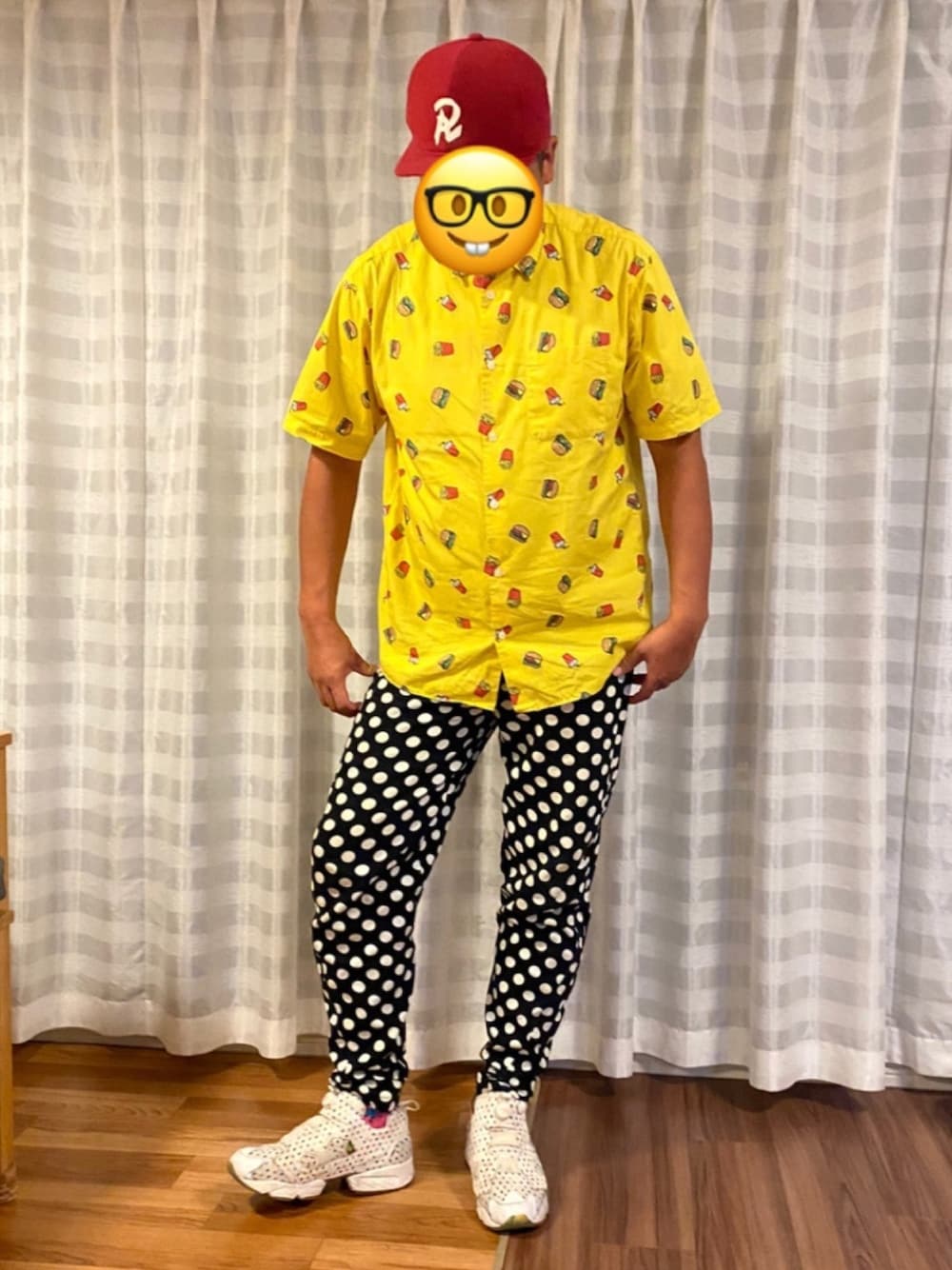 「柄シャツ、柄パンツ、柄×柄×柄、ハンバーガー×ポテト×シェイク、黄色、BEAMS、racal、古着MIX、おじさんコーデ、派手」｜「BEAMSのアイテム（シャツ/ブラウス、イエロー系）」を使った、松さん（メンズ・178cm）の秋コーディネートの1枚目の写真
