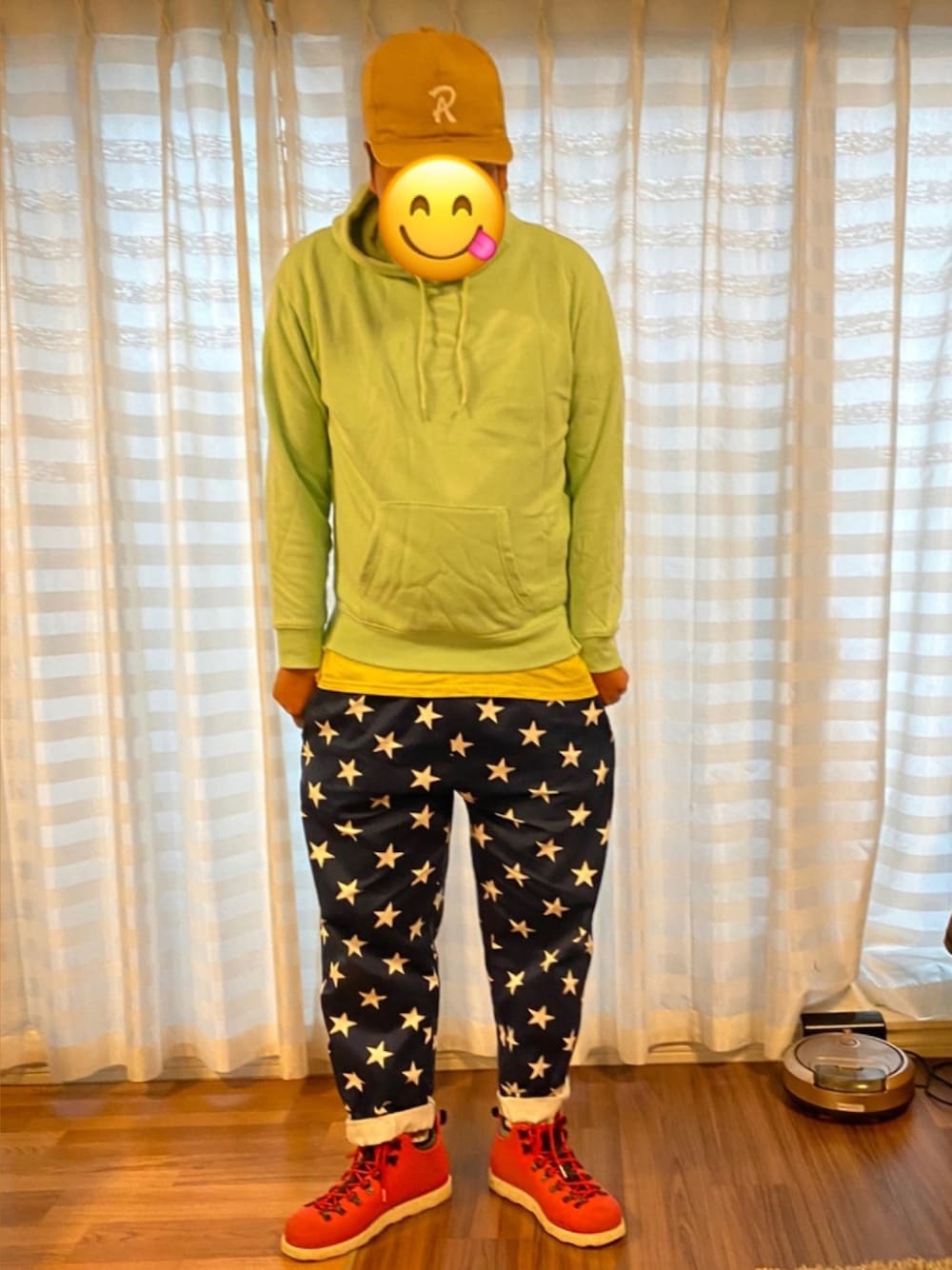「黄緑×紺×赤、COOKMAN、古着ミックス、おじさんコーデ、naitve、チラ見せ、秋コーデ、ブーツ」｜「COOKMANのアイテム（パンツ、その他）」を使った、松さん（メンズ・178cm）の秋コーディネートの1枚目の写真