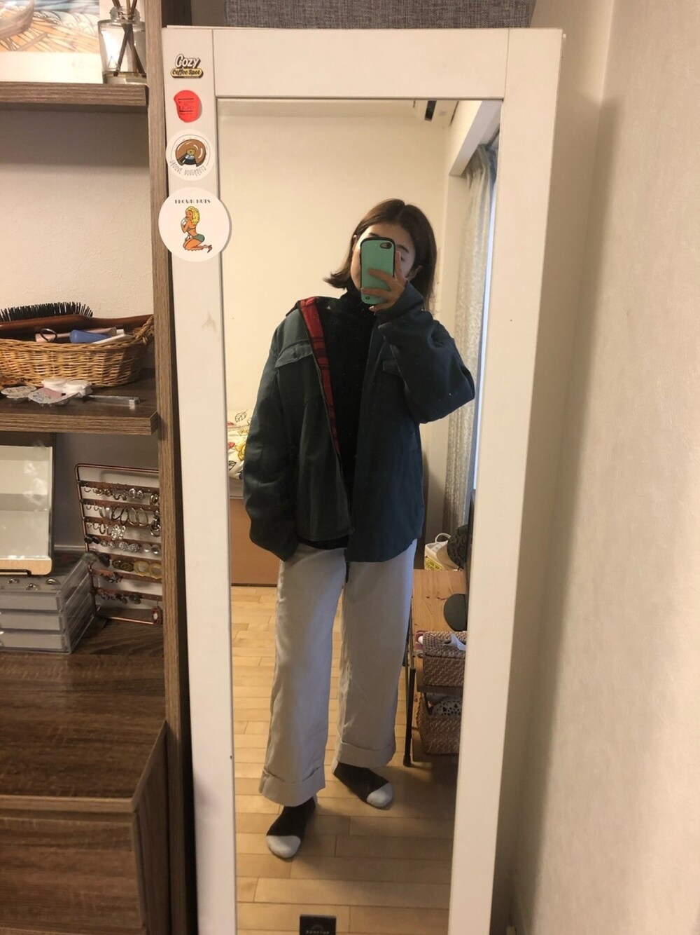 「BRIXTONのアイテム（ジャケット/アウター、グリーン系）」を使った、stmidさん（レディース・155cm）の秋コーディネートの1枚目の写真