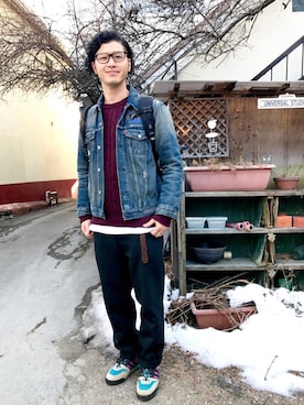 「カフェ」｜「アイテム（デニムジャケット）」を使った、Ryopeさん（メンズ・178cm）の冬コーディネート