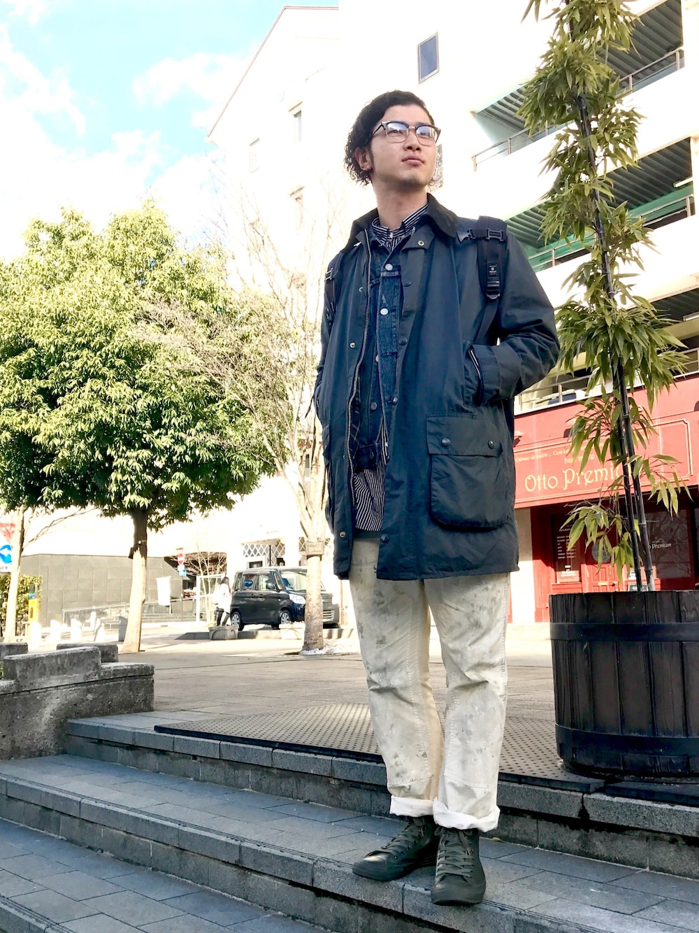 ブルー系のその他アウター、ブルー系のデニムジャケット、その他のシャツ/ブラウスを着用したメンズの冬コーディネートの1枚目の写真