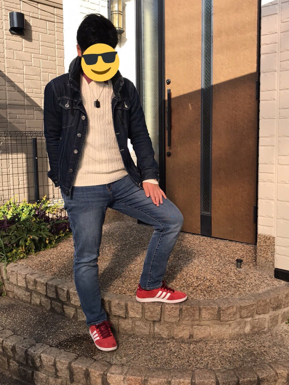 「秋冬、アウター、GU、adidas、GAP、デニム、デニムパンツ、デニムジャケット、ニット」｜「WEGOのWEGO/ソフトサーモネルシャツ（シャツ/ブラウス、レッド系）」を使った、Bayashi🐅さん（メンズ・176cm）の冬コーディネートの1枚目の写真