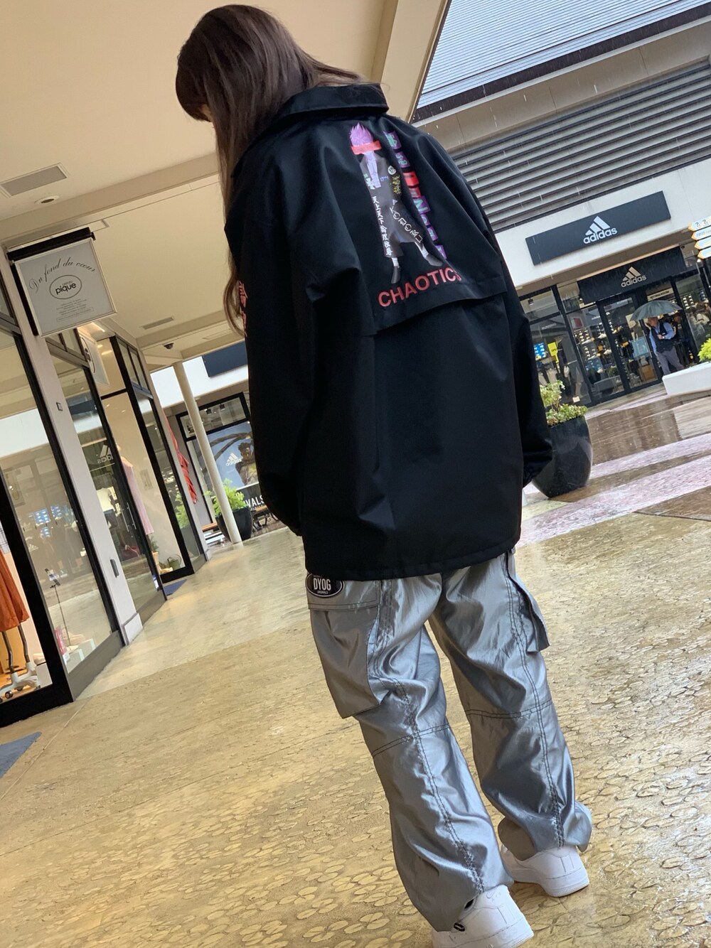 「ブラック、LHP、ナイロンジャケット、ootd、LONELY 論理、lhpprivatelab」｜「LONELY/論理のLONELY(論理)/ロンリー/CHAOTICS COACH JACKET（ブルゾン、ブラック系）」を使った、moneさん（レディース・160cm）の春コーディネートの1枚目の写真