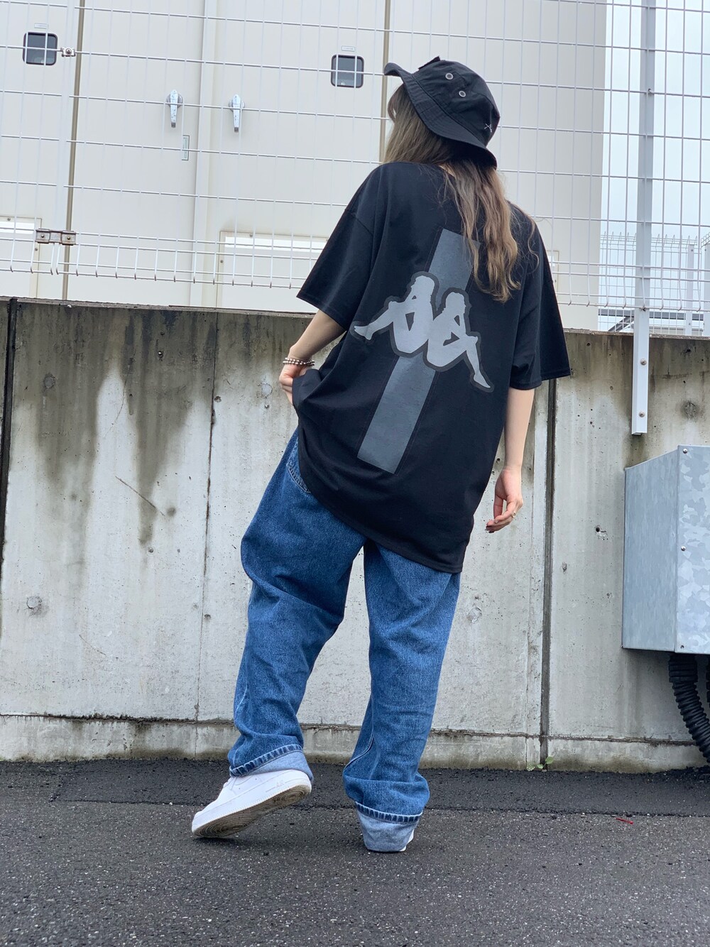 「KAPPA、夏、Tシャツ、LHP、ootd、lhpprivatelab」｜「KappaのKappa/カッパ/【web限定】バックラインプリントビッグTシャツ（Tシャツ/カットソー、ブラック系）」を使った、moneさん（レディース・160cm）の夏コーディネートの1枚目の写真