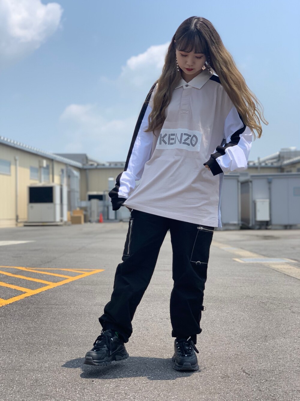 「KENZO、LHP、lhpprivatelab、ootd、シャツスタイル、夏」｜「KENZOのアイテム（Tシャツ/カットソー、ホワイト系）」を使った、moneさん（レディース・160cm）の夏コーディネートの1枚目の写真