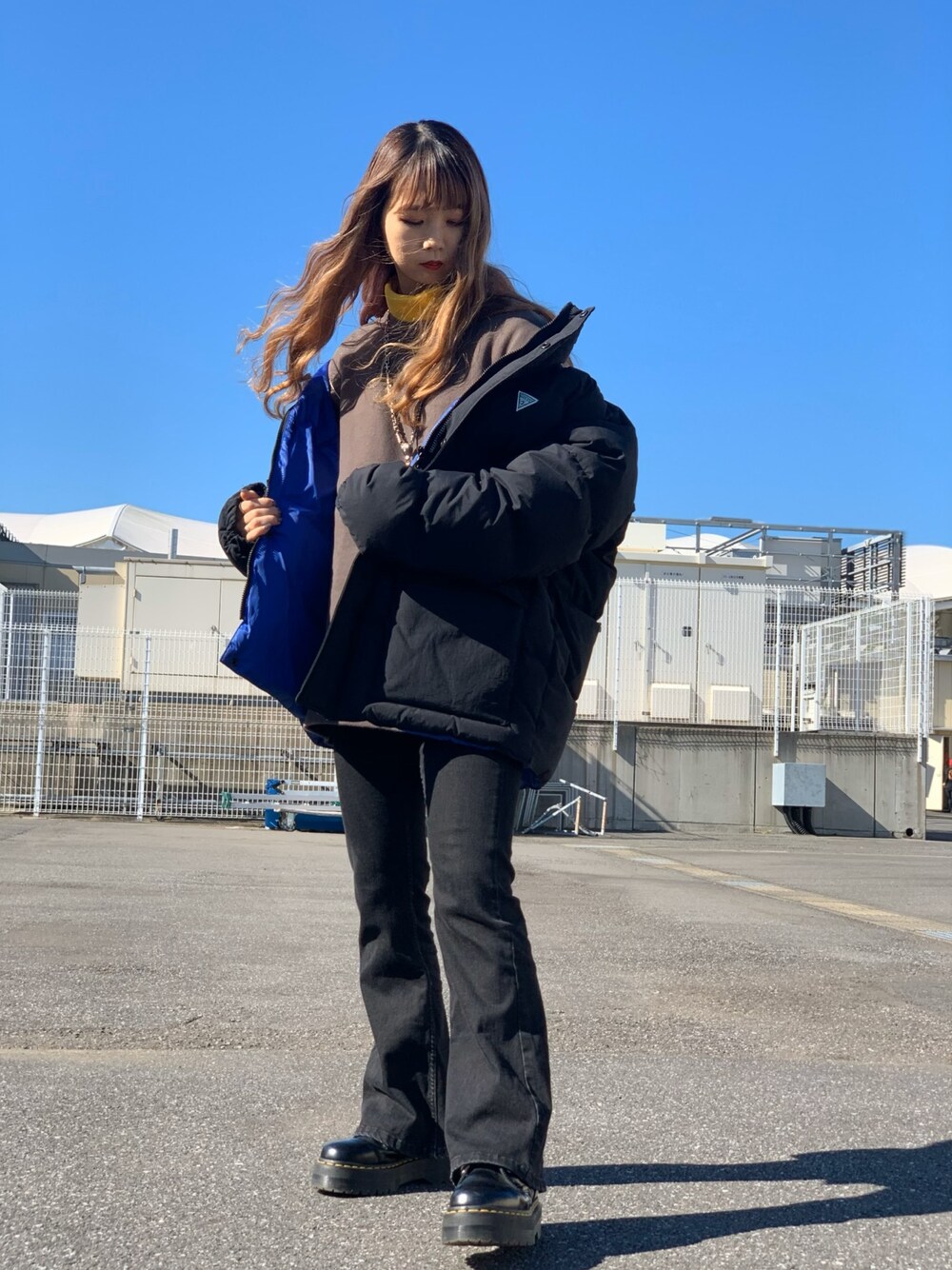 「シンプル、ootd、冬コーデ、ダウンジャケット、Guess Jeans 、guess、LHP、今日のコーデ」｜「GUESS JEANSのアイテム（ダウンジャケット/コート、ブラック系）」を使った、moneさん（レディース・160cm）の秋コーディネートの1枚目の写真