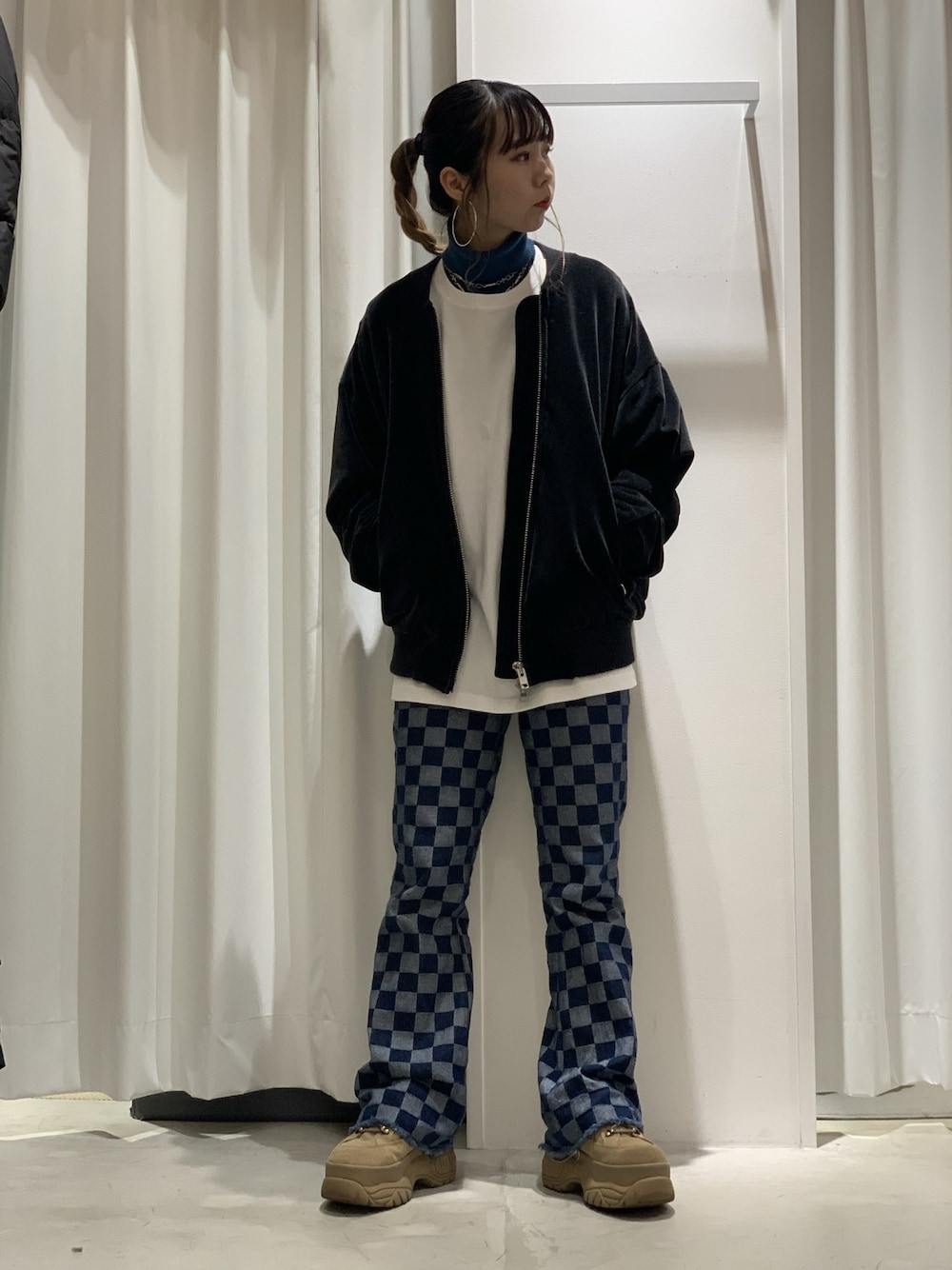 「シンプルコーデ、パンツスタイル、カジュアルコーデ、ジャケット、今日のコーデ、休日スタイル、LHP、song for the mute、ootd」｜「Song for the Muteのアイテム（ジャケット/アウター、ブラック系）」を使った、moneさん（レディース・160cm）の冬コーディネートの1枚目の写真