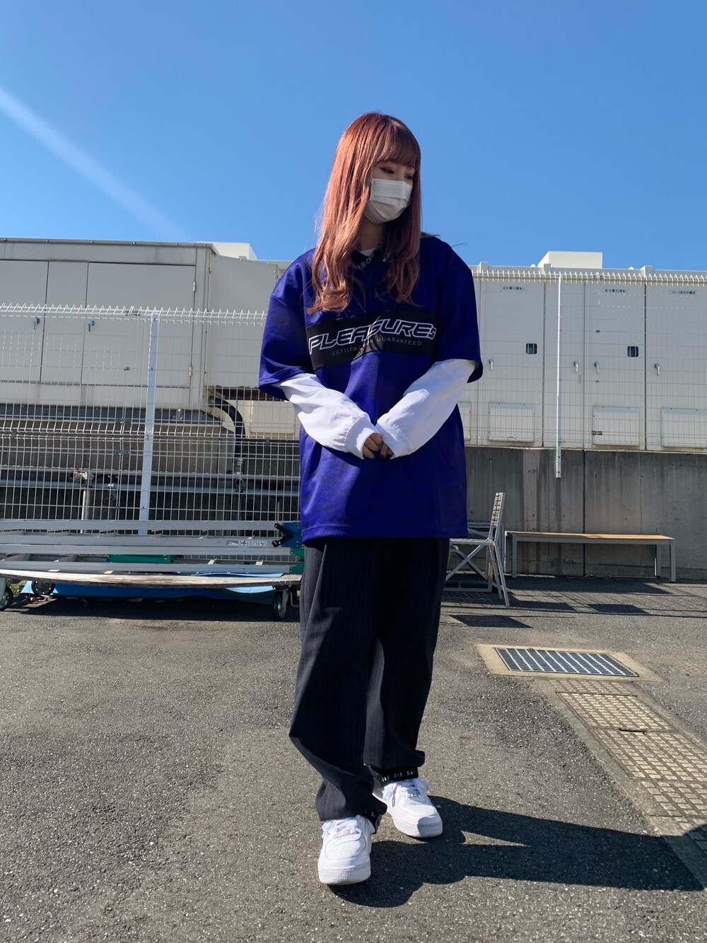 「ストリート、LHP、休日スタイル、ラフ、今日のコーデ、pleasures」｜「PLEASURESのPLEASURES/プレジャーズ/SATISFACTION JERSEY（Tシャツ/カットソー、ブルー系）」を使った、moneさん（レディース・160cm）の冬コーディネートの1枚目の写真