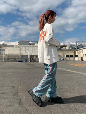 「WHITELAND（ホワイトランド）のアイテム（スウェット）」を使った、moneさん（レディース・160cm）の冬コーディネート