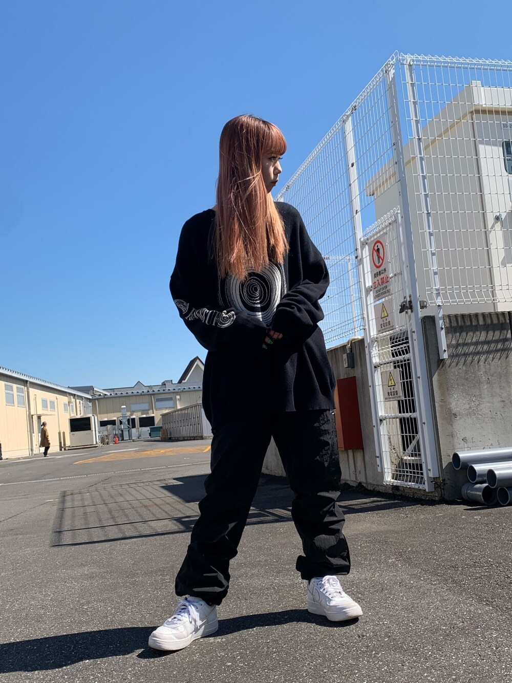 「カジュアルコーデ、ootd、ゆるコーデ、メンズライク、LHP、今日のコーデ、休日スタイル、MSGM、flagstuff」｜「FLAGSTUFFのアイテム（ニット/セーター、ブラック系）」を使った、moneさん（レディース・160cm）の春コーディネートの1枚目の写真