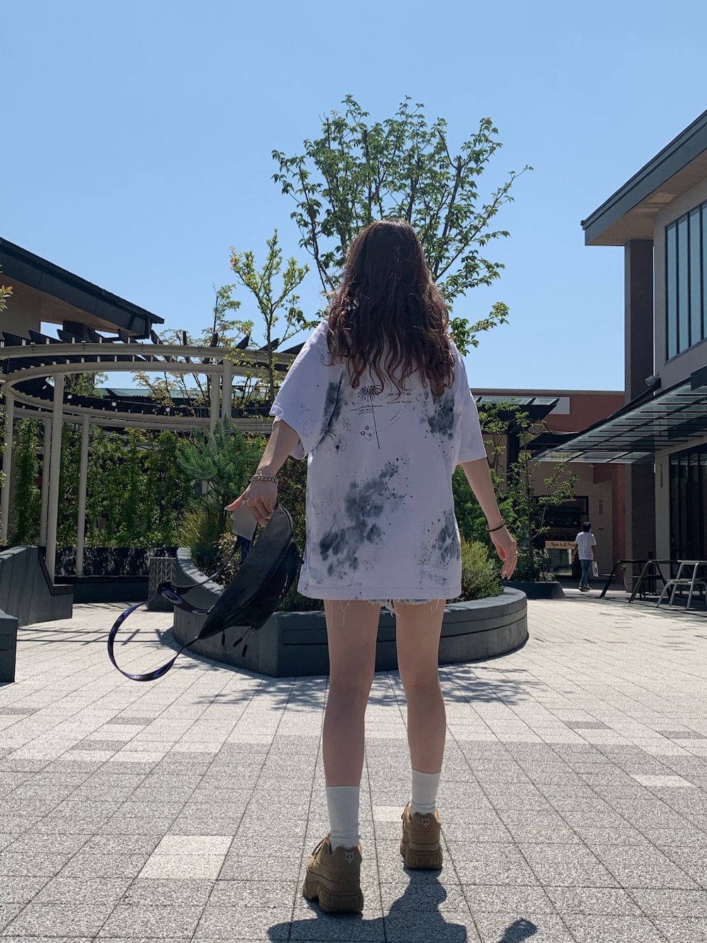 「夏、Tシャツ、ストリート、LHP、ショーパン、ラフ、ootd、カジュアルコーデ、今日のコーデ、geo」｜「GEOのアイテム（ボディバッグ/ウエストポーチ、ブラック系）」を使った、moneさん（レディース・160cm）の夏コーディネートの1枚目の写真