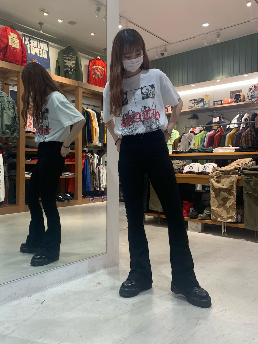 「カジュアル、Tシャツ、休日スタイル、ラフ、フレアパンツ、今日のコーデ」｜「L.H.PのSAMURAICORE/サムライコア/DEATH L/S T-Shirts（Tシャツ/カットソー、ホワイト系）」を使った、moneさん（レディース・160cm）の夏コーディネートの1枚目の写真