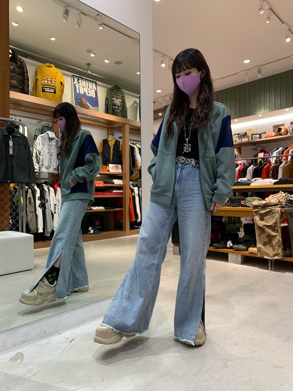 「カジュアルコーデ、パンツスタイル、休日スタイル、ootd、今日のコーデ、thisisneverthat、ジャージ、LHP、ラフ」｜「thisisneverthatのthisisneverthat/ディスイズネバーザット/HSP TRACKJACKET（ブルゾン、グリーン系）」を使った、moneさん（レディース・160cm）の夏コーディネートの1枚目の写真