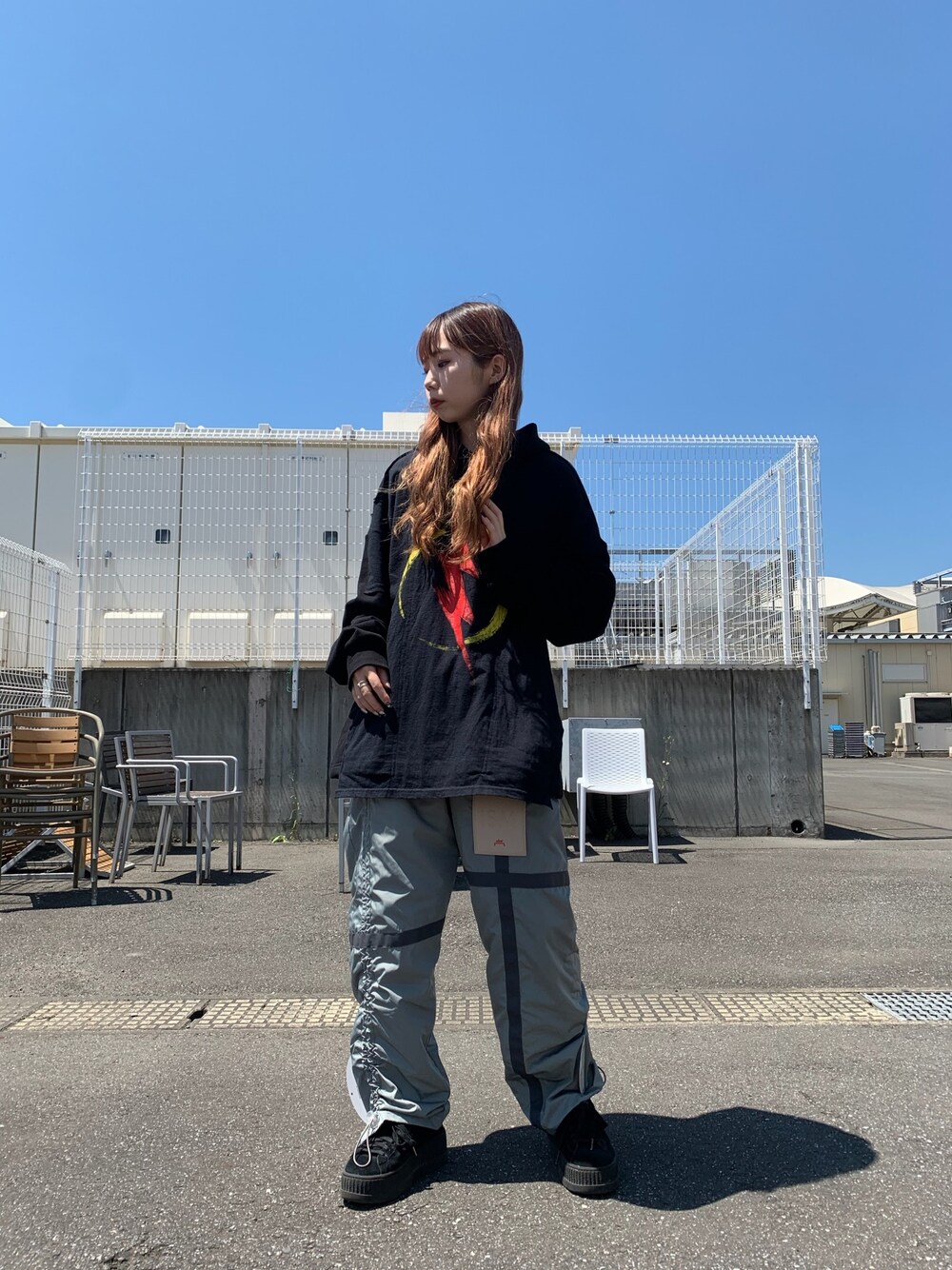 「休日スタイル、今日のコーデ、ストリート、メンズライク、パーカー、オーバーサイズ、ootd、LHP、FULLBK」｜「FULL-BKのアイテム（パーカー、ブラック系）」を使った、moneさん（レディース・160cm）の夏コーディネートの1枚目の写真