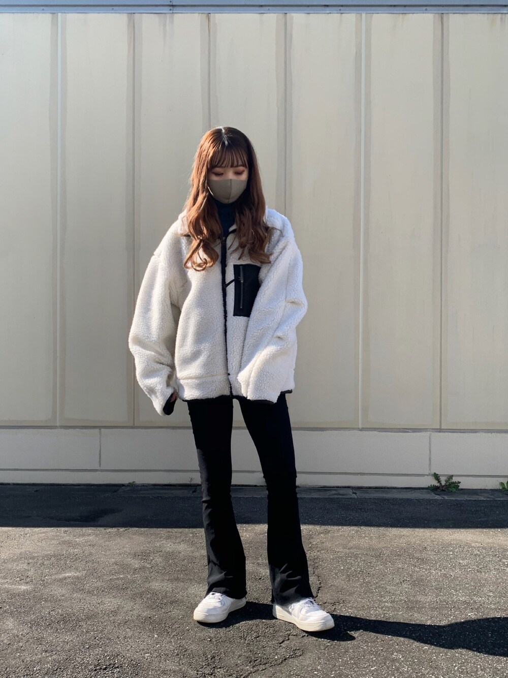 「秋冬コーデ、ootd、ボア、アウター、今日のコーデ、休日スタイル、LHP、カジュアル」｜「ToironierのToironier/トワロニエ/ボアブルゾン（ブルゾン、ホワイト系）」を使った、moneさん（レディース・160cm）の秋コーディネートの1枚目の写真