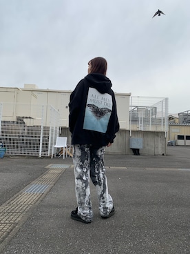 「WHITELAND（ホワイトランド）のWHITELAND/ホワイトランド/GOT ALL MEN MUST DIE（パーカー）」を使った、moneさん（レディース・160cm）の冬コーディネート