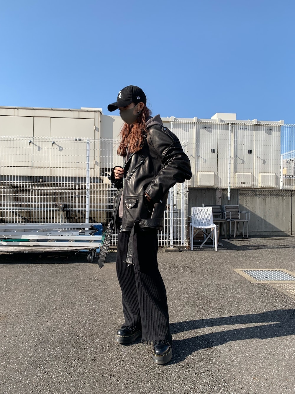 「カジュアル、ブラック、ライダース、LHP、モノトーン、休日スタイル、ootd、今日のコーデ、WHITELAND BLACKBURN」｜「WHITELANDのWHITELAND/ホワイトランド/オーバーサイズダブルライダースジャケット（ライダースジャケット、ブラック系）」を使った、moneさん（レディース・160cm）の冬コーディネートの1枚目の写真