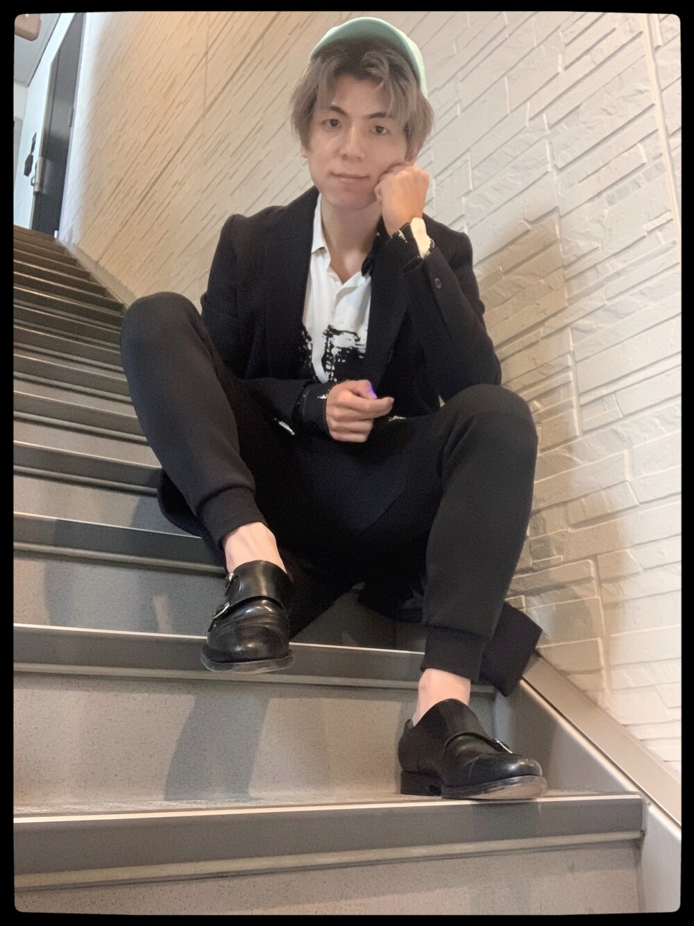 「今日のコーデ、スウェット、オトナカジュアル、いいね、save、フォローお願いします🤑、キャップ、おしゃれさんと繋がりたい、黒、低身長、パステル映える春、シンプルコーデ」｜「WEGOのアイテム（キャップ、ブルー系）」を使った、fujiwaraさん（メンズ・168cm）の春コーディネートの1枚目の写真