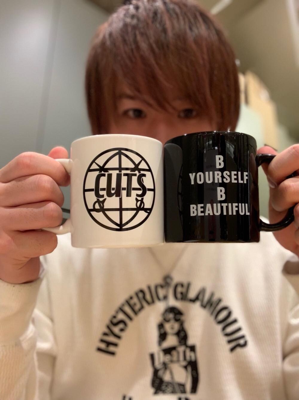 「カジュアル、ロック、コラボ、大人カジュアル、Hysteric Glamour、90'sスタイル、秋コーデ、cuts」｜「HYSTERIC GLAMOURのCRAZY HAZY HYS ポケット付スウェット（スウェット、ホワイト系）」を使った、こうへいさん（メンズ・177cm）の秋コーディネートの1枚目の写真