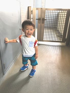 「COMME CA ISM（コムサイズム）のフェイクレイヤード半袖Ｔシャツ（Tシャツ/カットソー、ホワイト系）」を使った、Nao43さん（キッズ・80cm）の秋コーディネート
