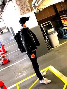 「アディダスオリジナルス」｜「アイテム（ライダースジャケット）」を使った、RIさん（メンズ・170cm）の春コーディネート