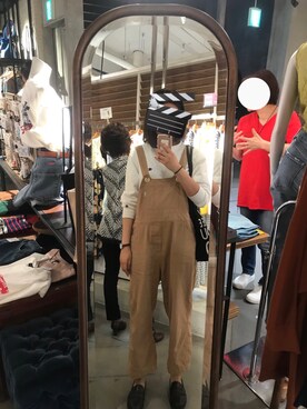 「アイテム（つなぎ/オールインワン、ベージュ系）」を使った、サイさん（レディース・168cm）の春コーディネート
