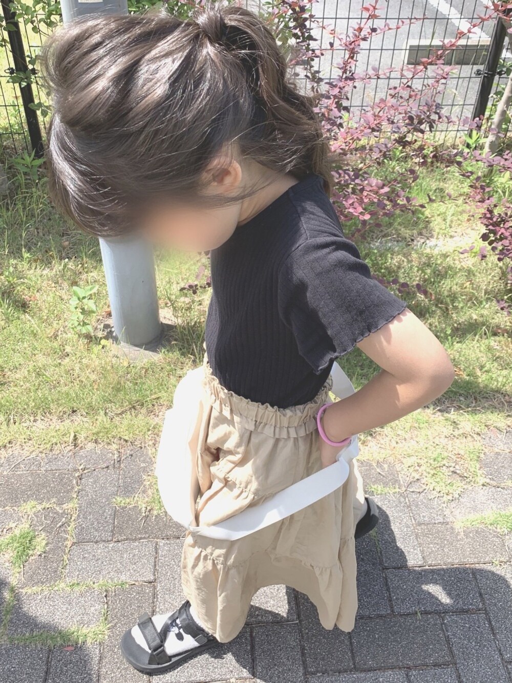 「GU、スポサン、ティアードスカート、シンプルコーデ、プティマイン」｜「GUのアイテム（Tシャツ/カットソー、ブラック系）」を使った、ai.u.e.o☺︎さん（キッズ・104cm）の夏コーディネートの1枚目の写真