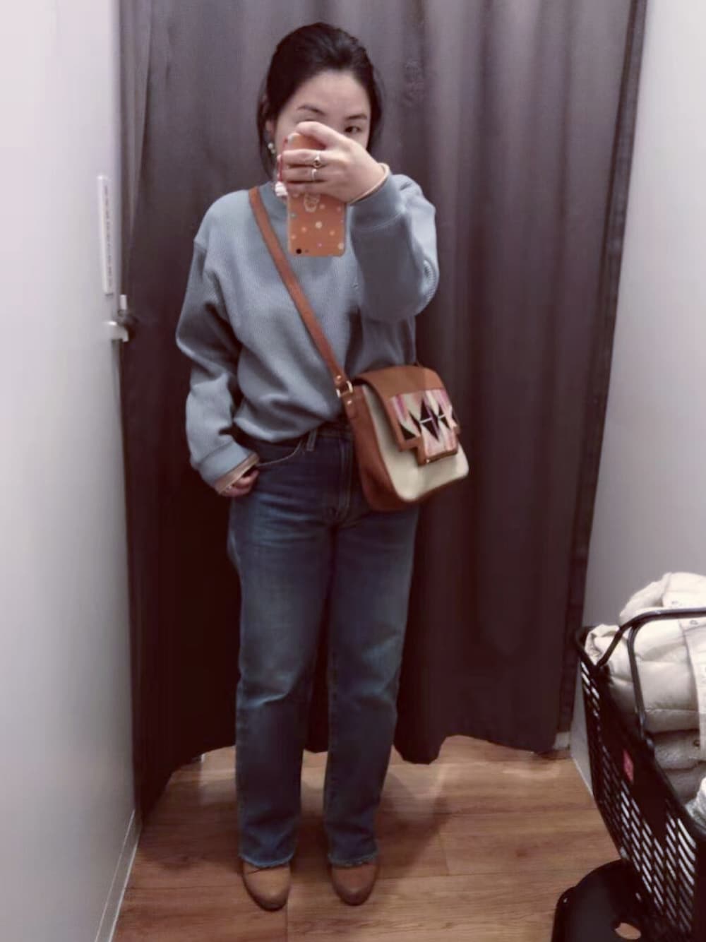 「EDWINのアイテム（デニムパンツ、ブルー系）」を使った、puddingさん（レディース・150cm）の冬コーディネートの1枚目の写真